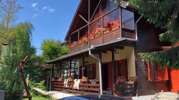 De ce e obositor să cauți o cabană pe grupuri de Facebook atunci când călătorești cu copiii?