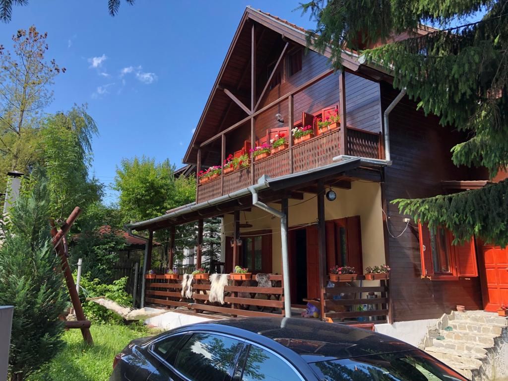 FAMILY HOUSE